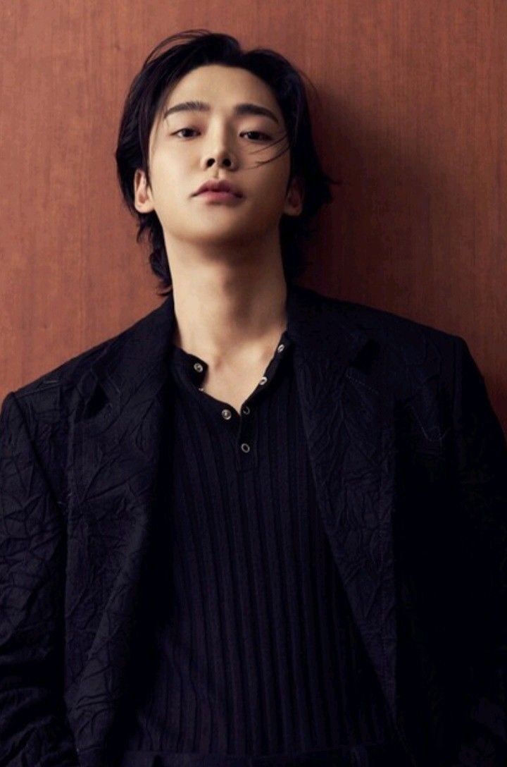 로운의 비하인드 컷