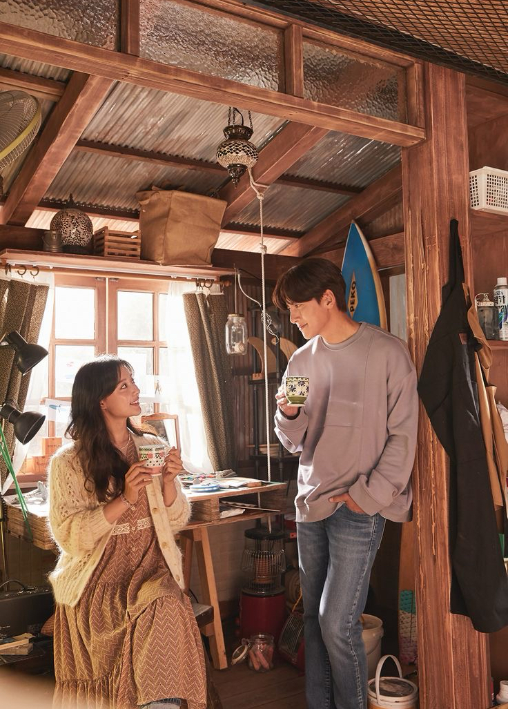 Behind-the-scenes cut of Kim Jiwon