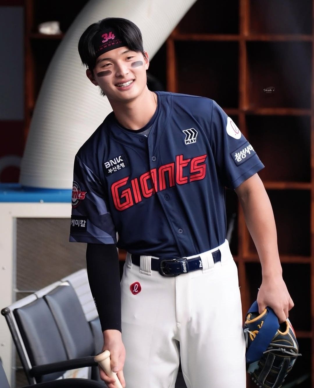 A moment captured by a fan of Yoon Donghee
