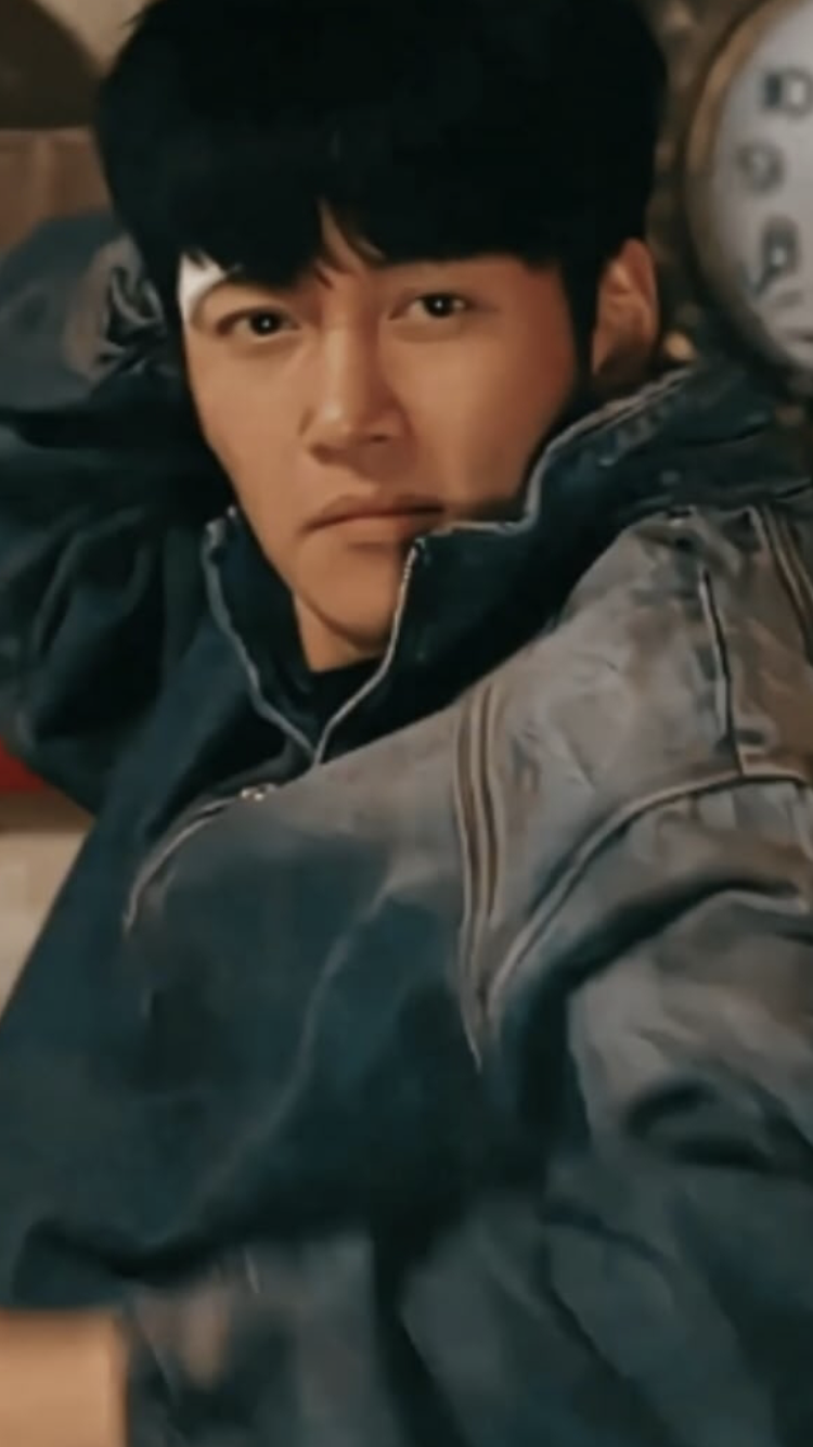 Behind-the-scenes cut of Ji Changwook