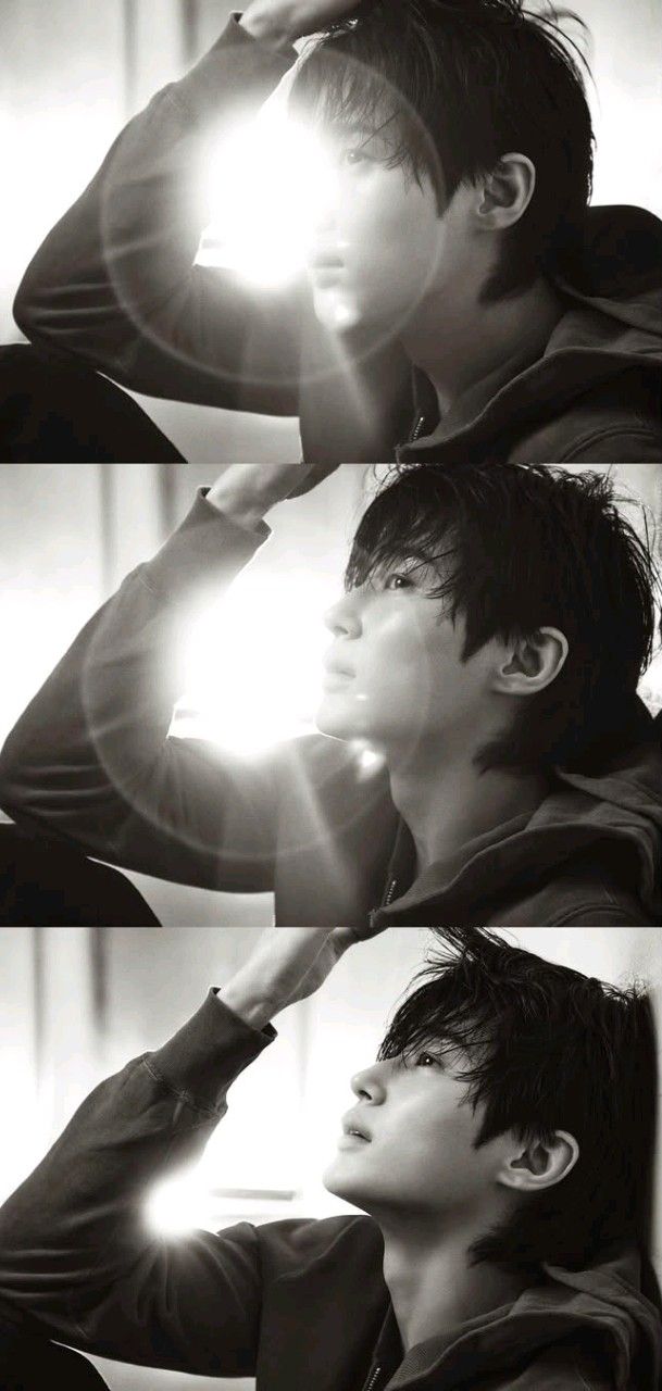 Emotional wallpaper shared by fans for Byeon Wooseok