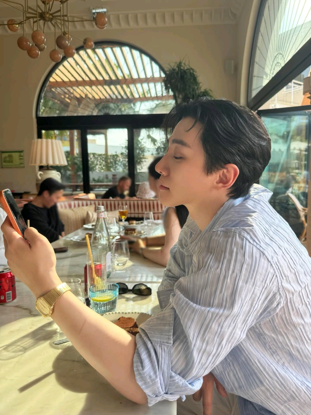 イ・ジュノの最近の活動ショット