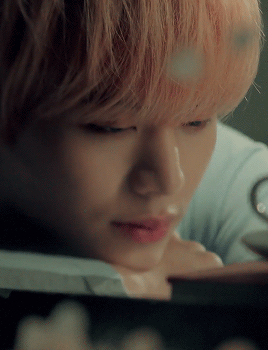 A moment captured by a fan of Yook Sungjae