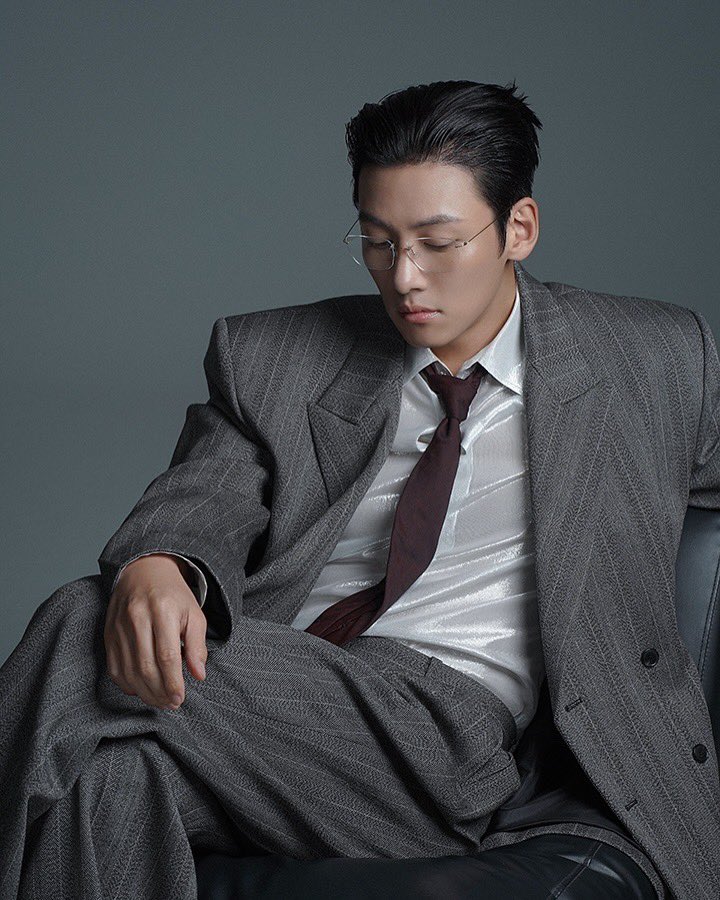 Behind-the-scenes cut of Ji Changwook