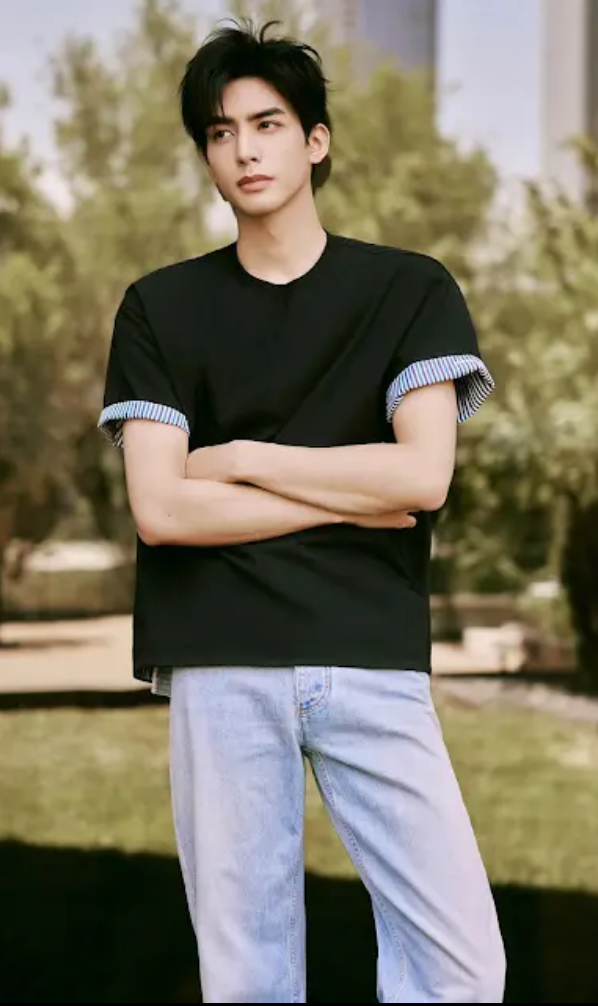 Behind-the-scenes cut of Song WeiLong