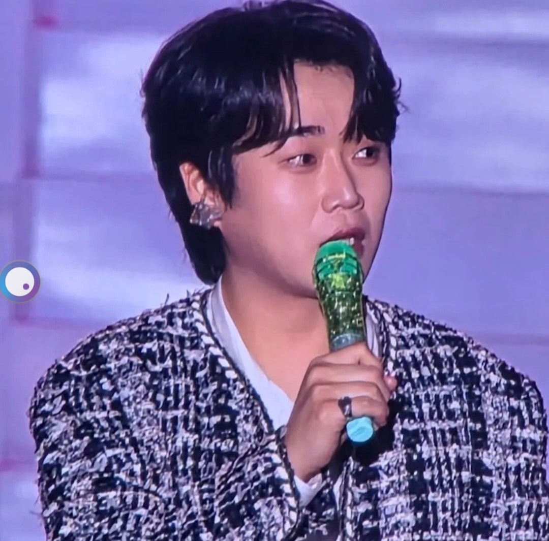 Today's popular wallpaper in Hwang Youngwoong community