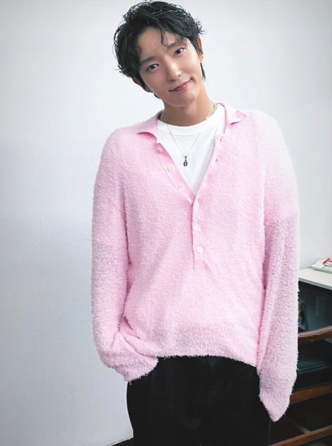 Behind-the-scenes cut of Lee Joongi