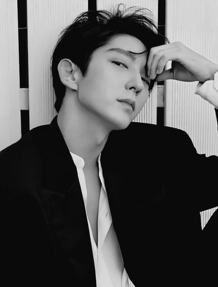 Behind-the-scenes cut of Lee Joongi