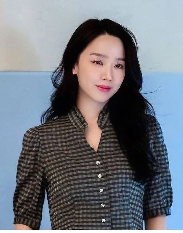 Behind-the-scenes cut of Shin Haesun