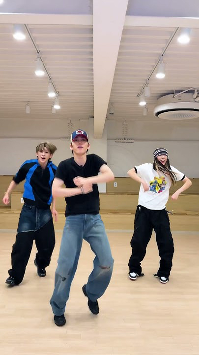 Special wallpaper made by BADA's fans