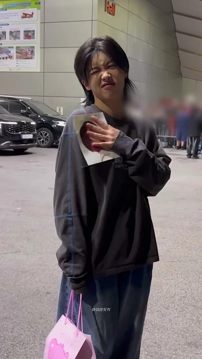 A moment captured by a fan of Aiki