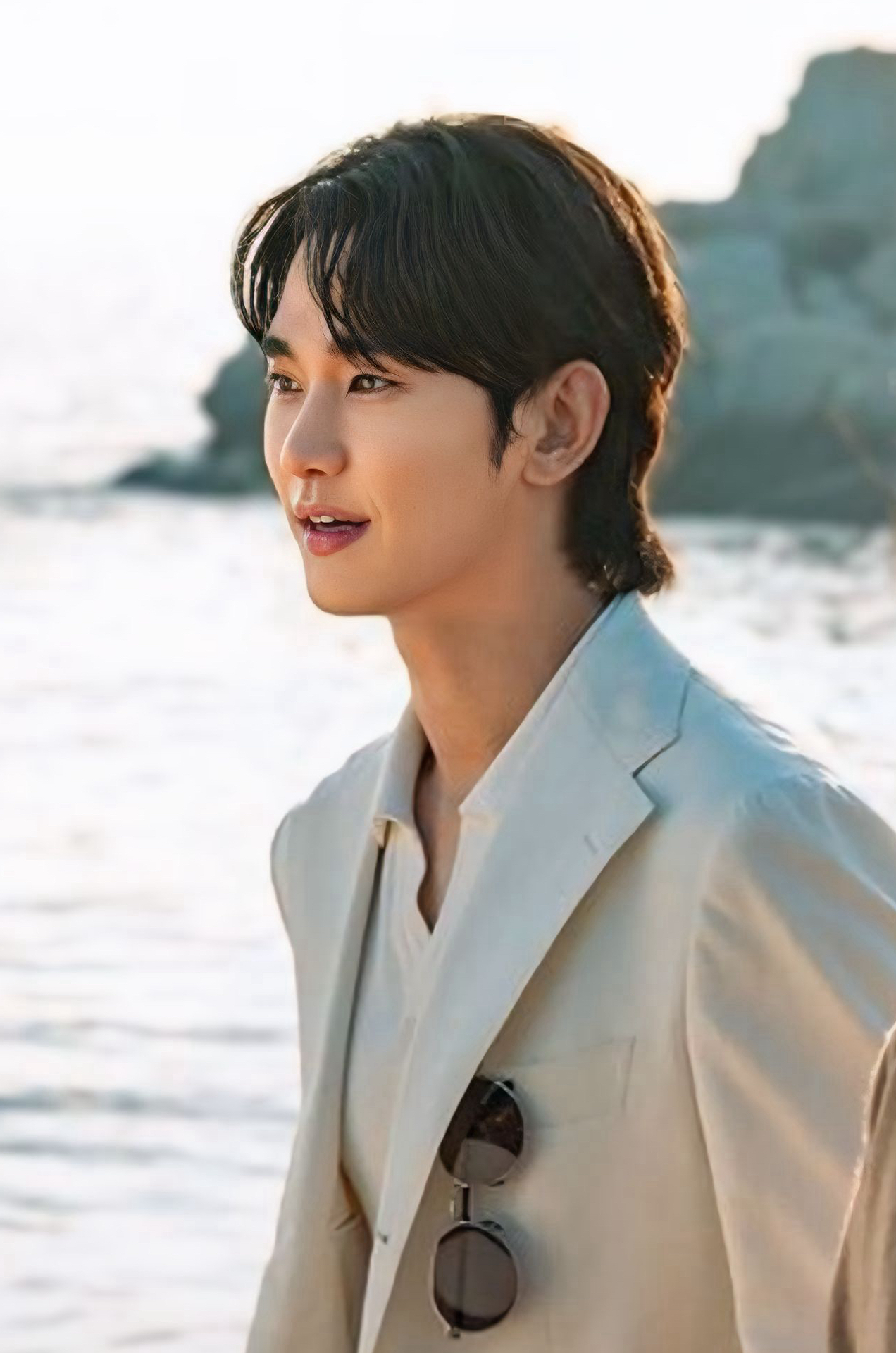 粉丝拍下的金秀贤瞬间