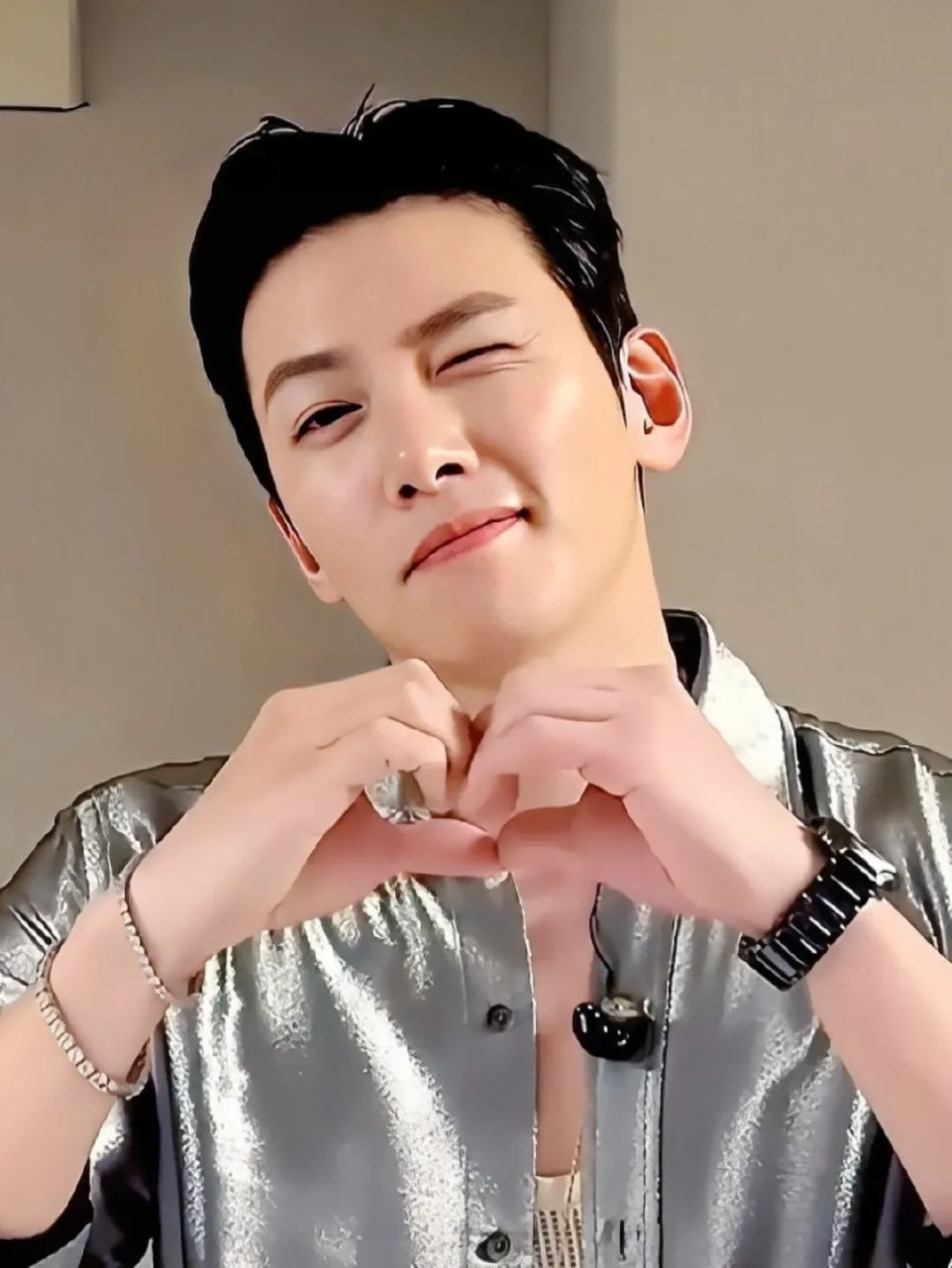 Behind-the-scenes cut of Ji Changwook