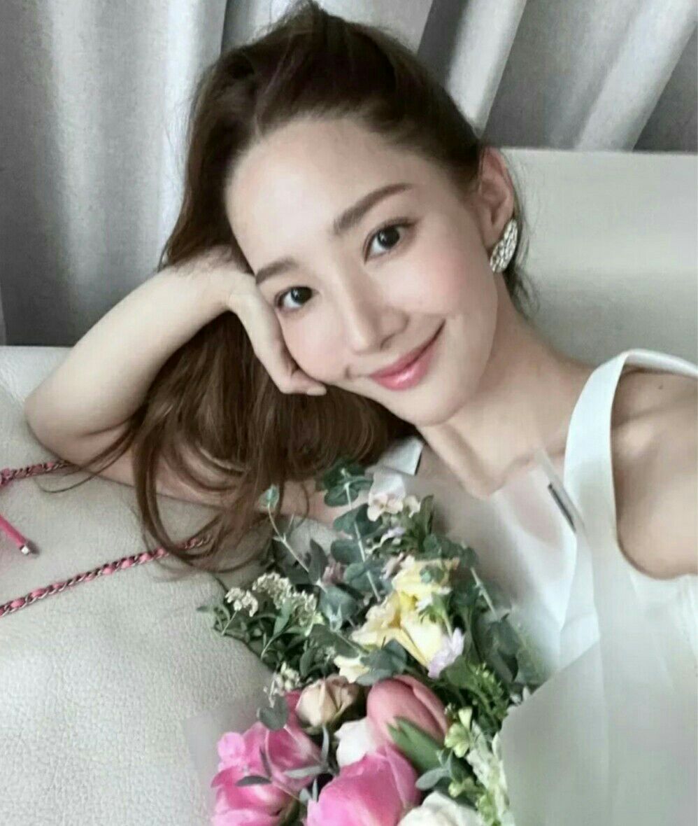 Latest photo of Park Minyoung