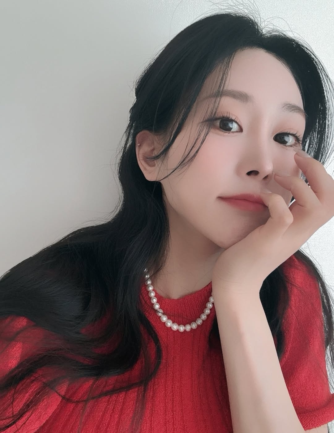 Behind-the-scenes cut of Kim Euiyoung
