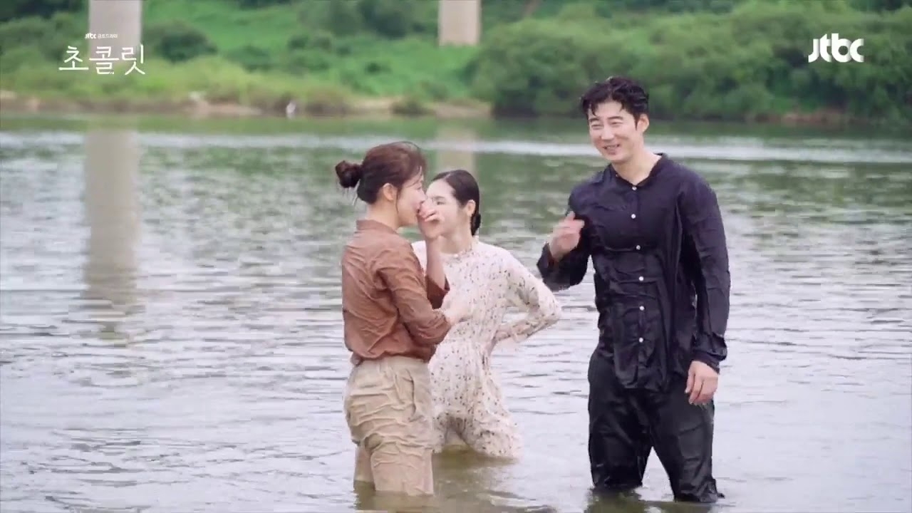 Behind-the-scenes cut of Ha Jiwon