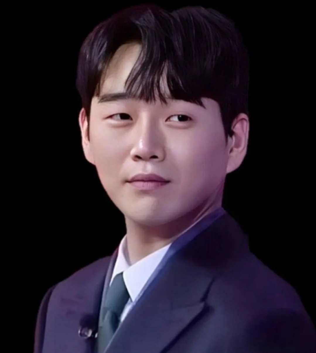 A moment captured by a fan of Hwang Youngwoong
