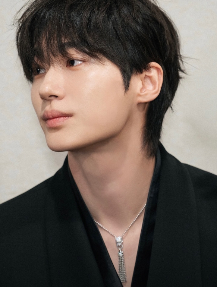 Recent activity shot of Byeon Wooseok