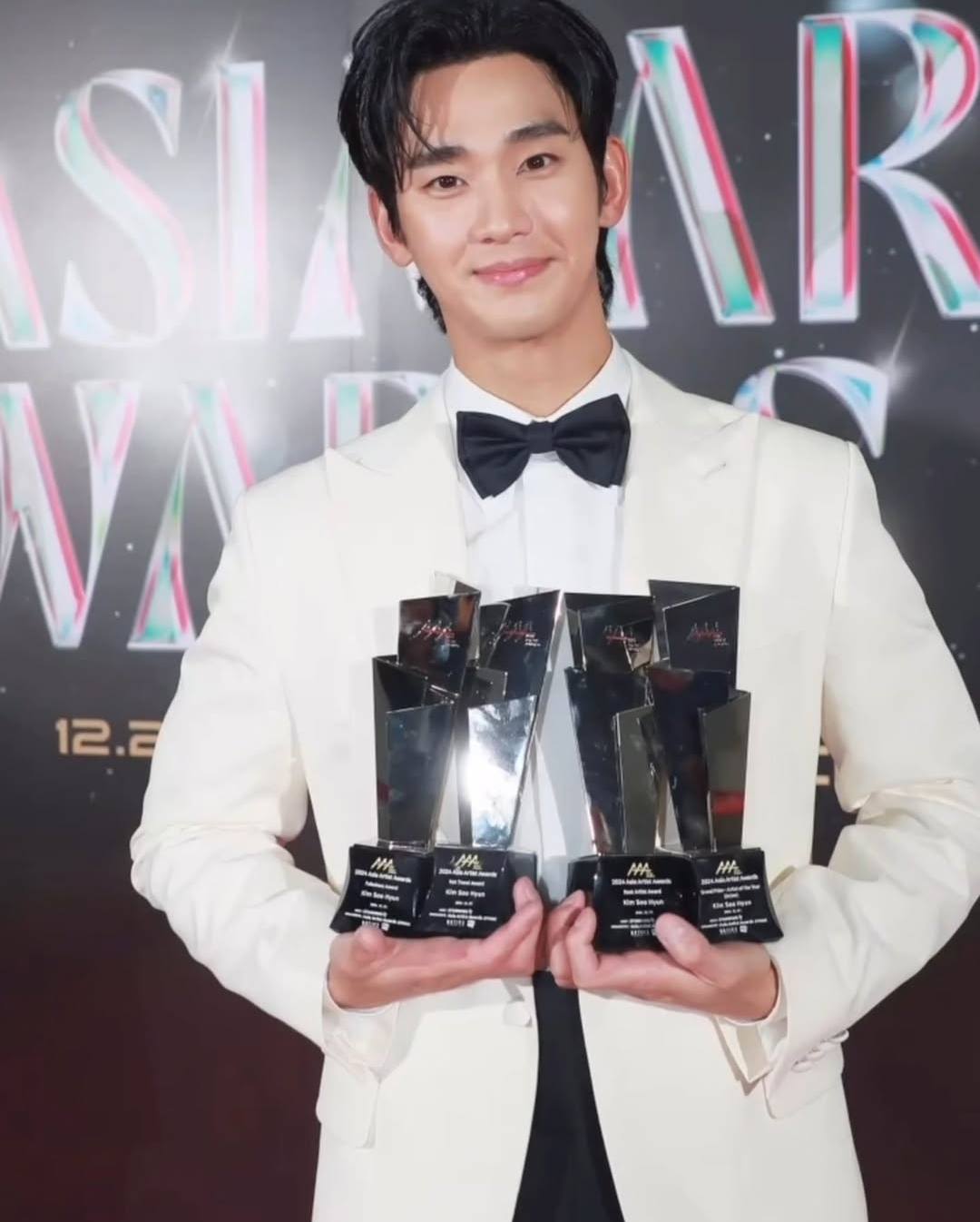 金秀賢的最新照片