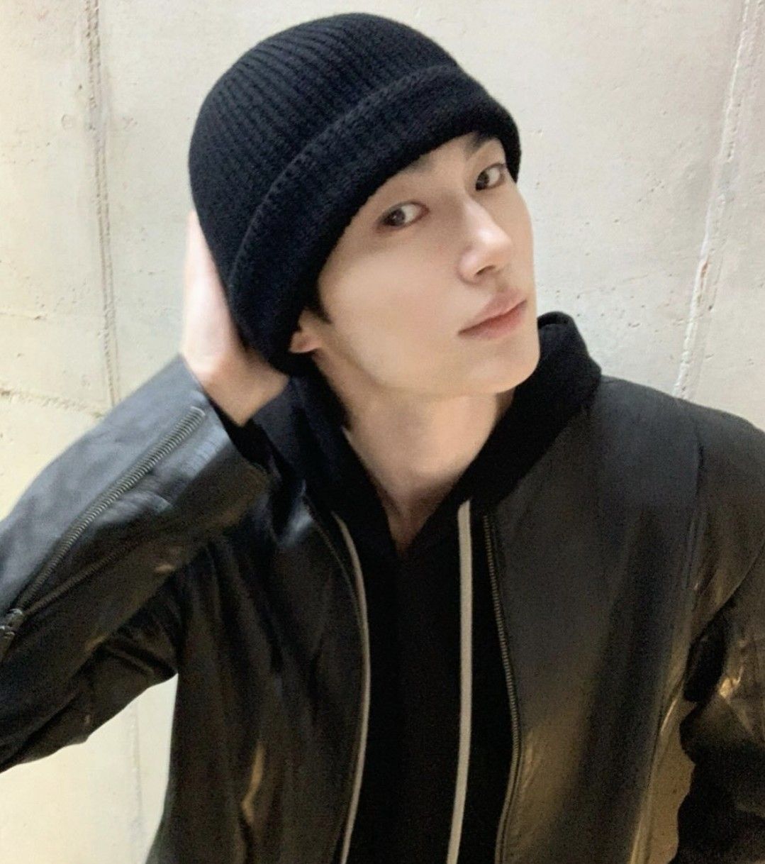 边佑锡的最新照片