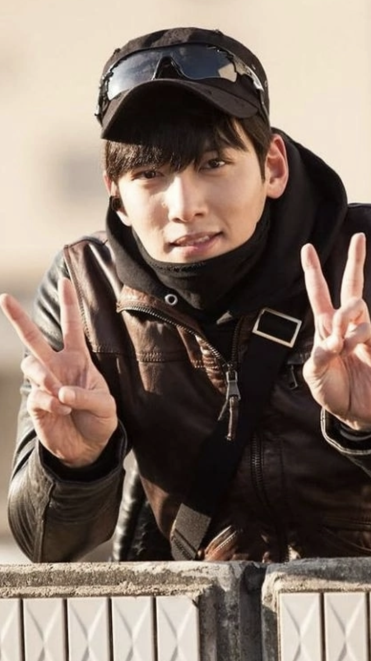 Special wallpaper made by Ji Changwook's fans
