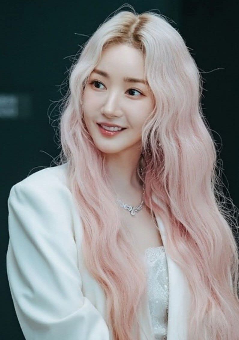 Latest photo of Park Minyoung