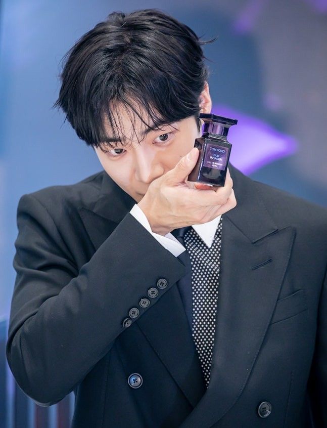 Behind-the-scenes cut of Choo Youngwoo