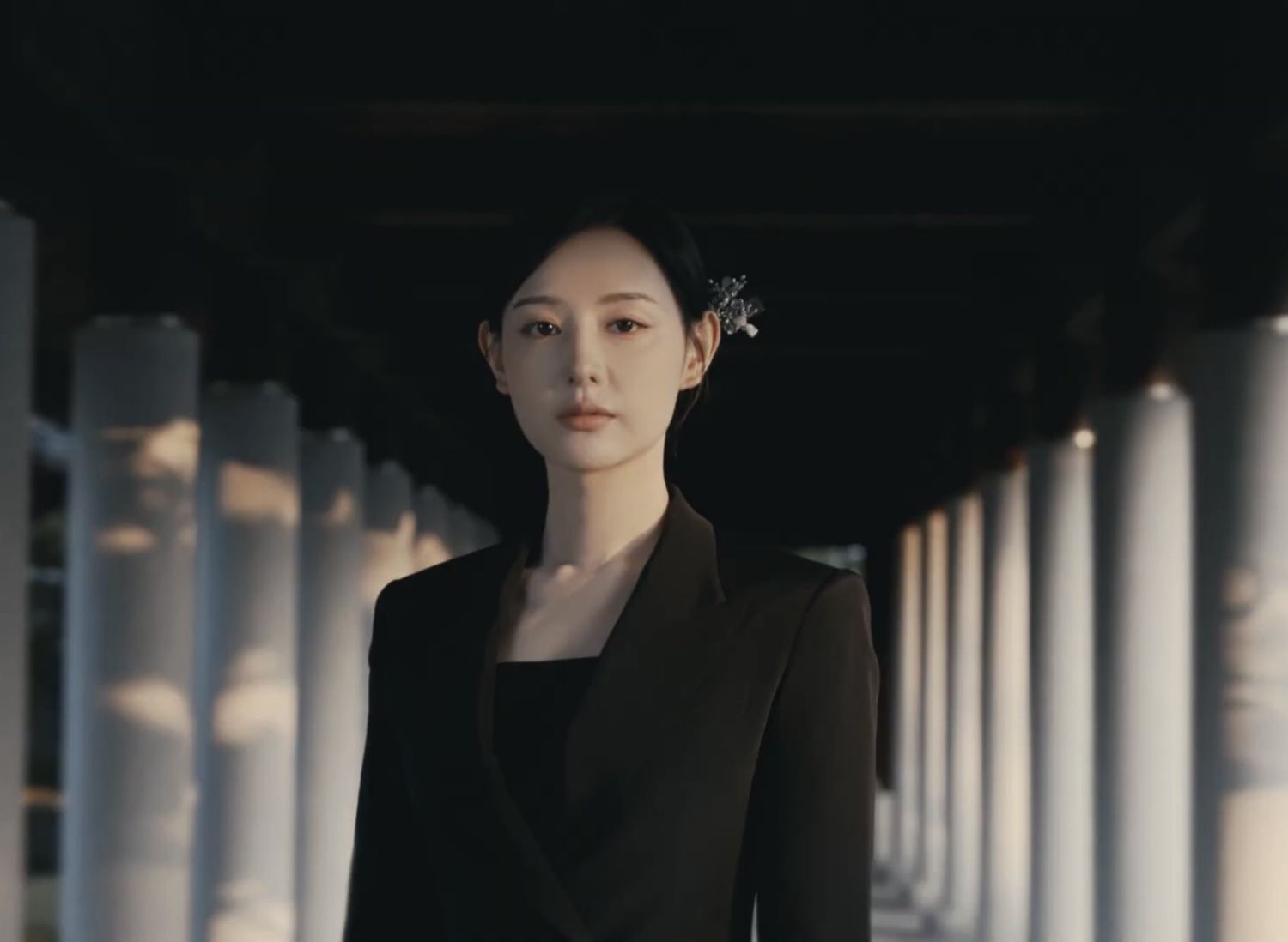 Behind-the-scenes cut of Kim Jiwon