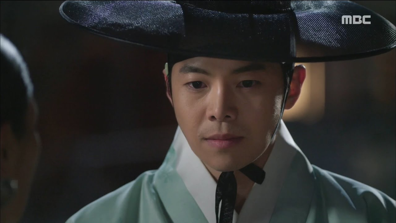Behind-the-scenes cut of Yoon Kyunsang