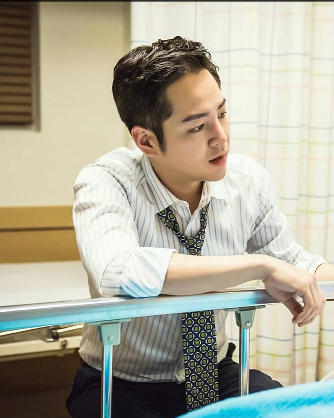 A moment captured by a fan of Jang Geunsuk