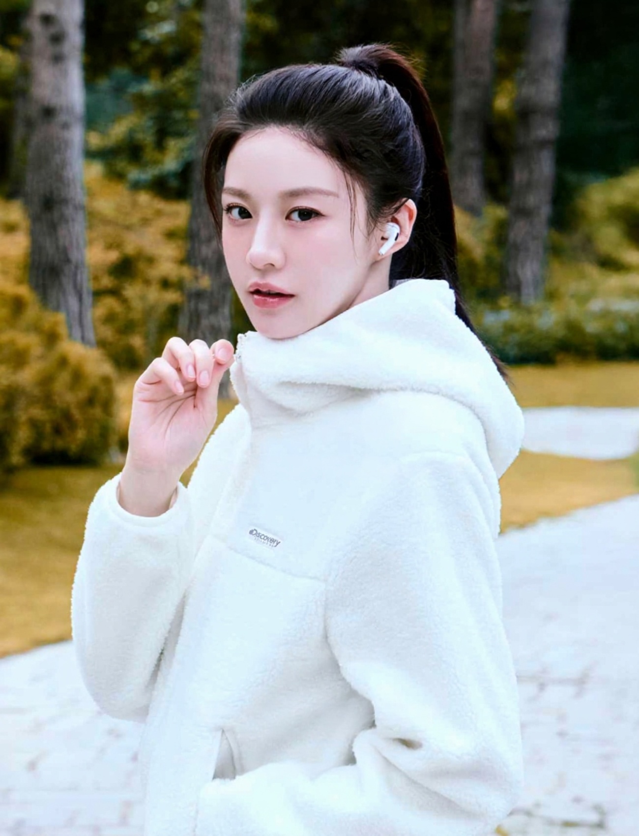 Behind-the-scenes cut of Go Younjung