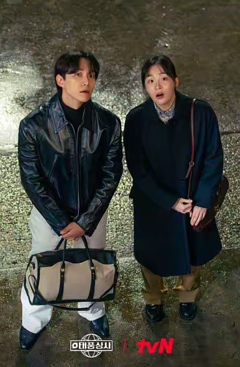 イ・ジュノの最近の活動ショット