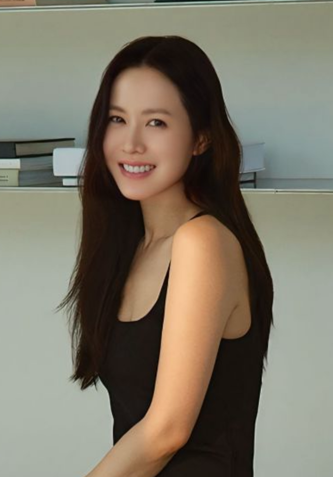 Behind-the-scenes cut of Son Yejin