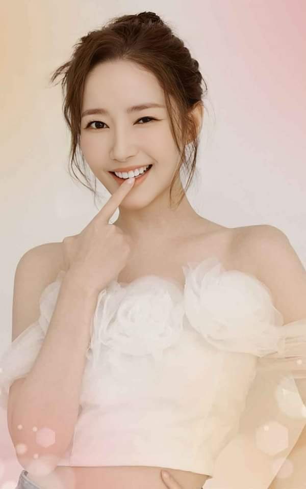 粉絲拍下的朴敏英瞬間