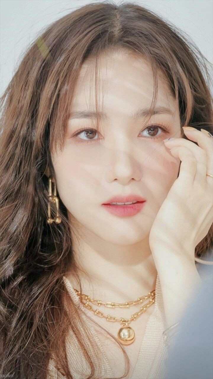 Latest photo of Park Minyoung