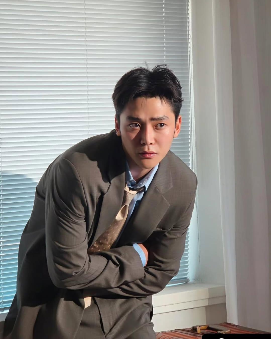 로운의 비하인드 컷