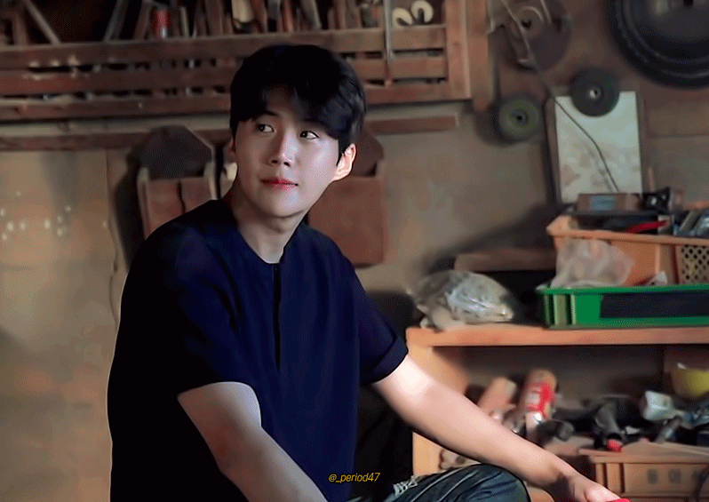 粉丝拍下的金宣虎瞬间