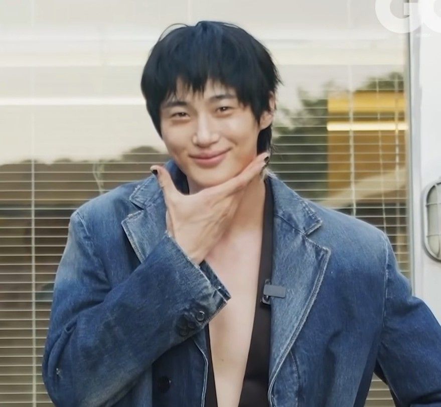 Latest photo of Byeon Wooseok