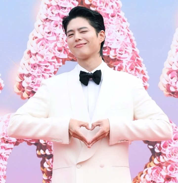 Recent activity shot of Park Bogum