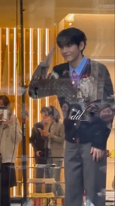 Kim Taehyung (V) background image recommended by Choeaedol Celeb fandom