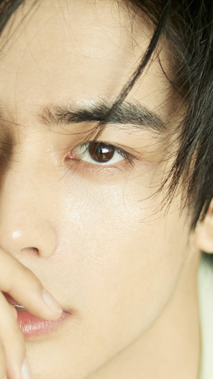 Latest photo of Song WeiLong