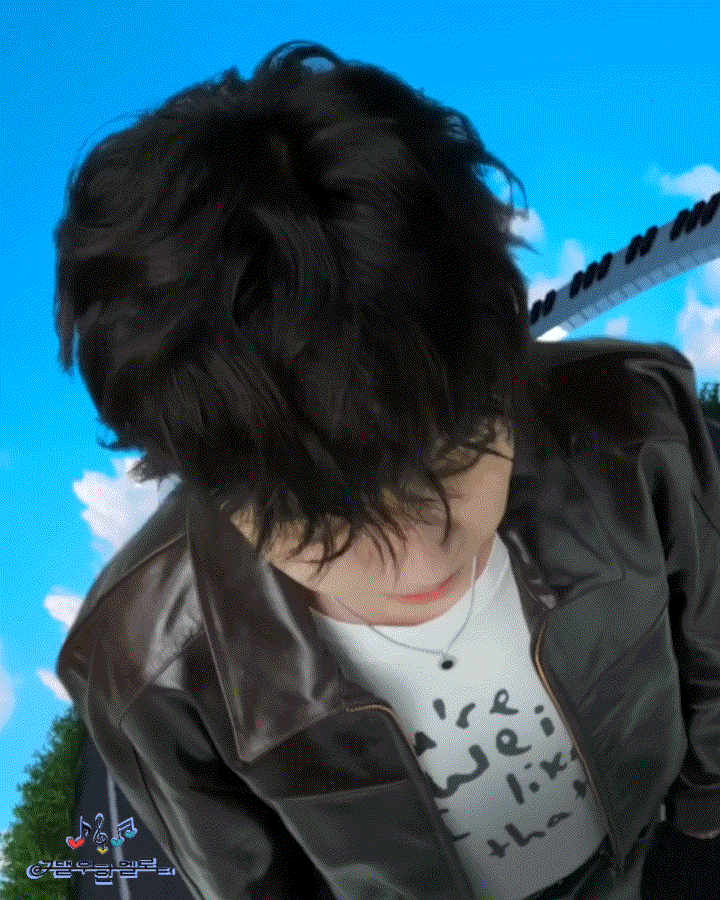 A moment captured by a fan of Lim Youngwoong