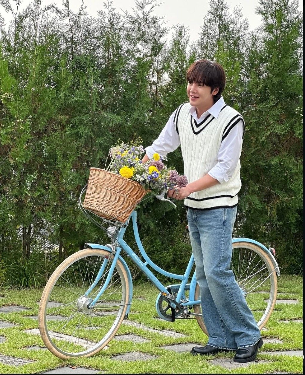 A moment captured by a fan of Jang Geunsuk