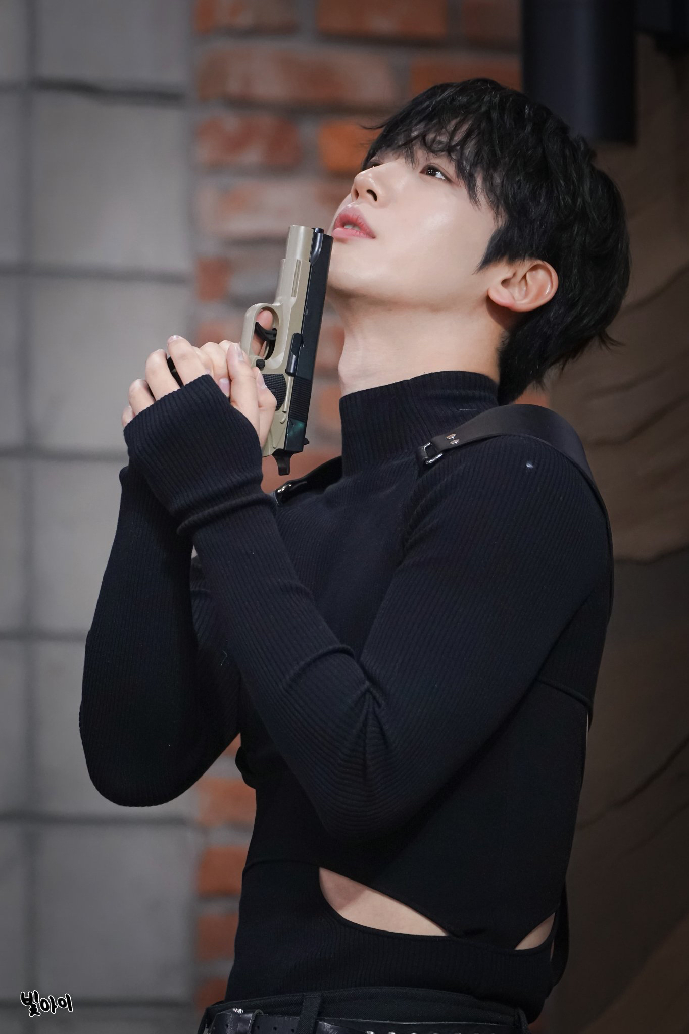 Behind-the-scenes cut of Kim Yohan