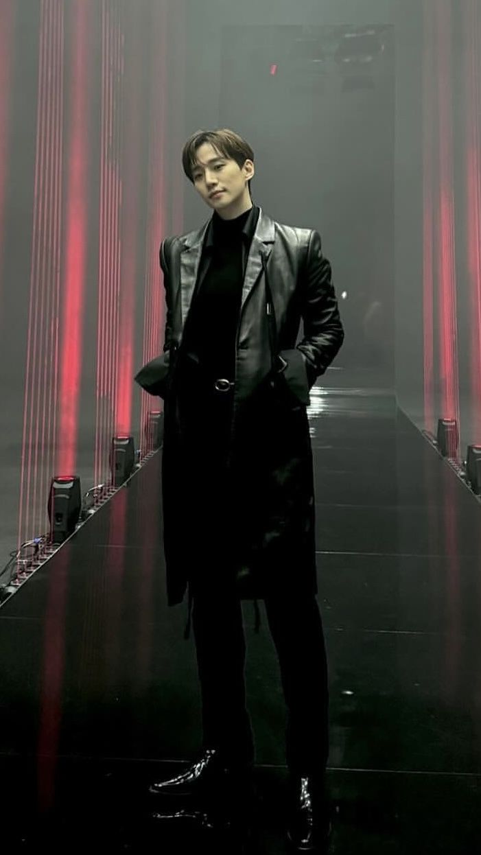Emotional wallpaper shared by fans for Lee Junho