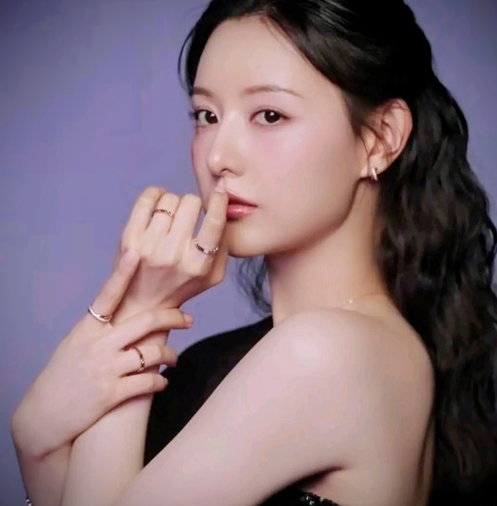 Recent activity shot of Kim Jiwon