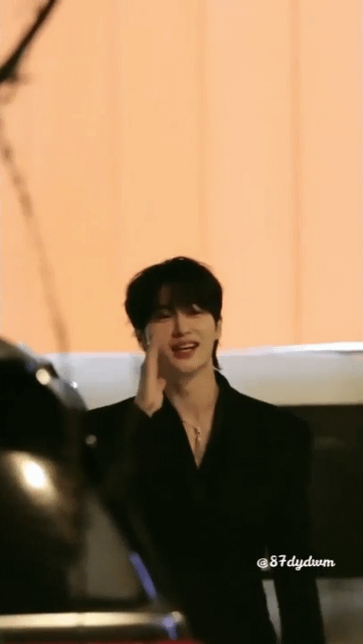 Behind-the-scenes cut of Byeon Wooseok