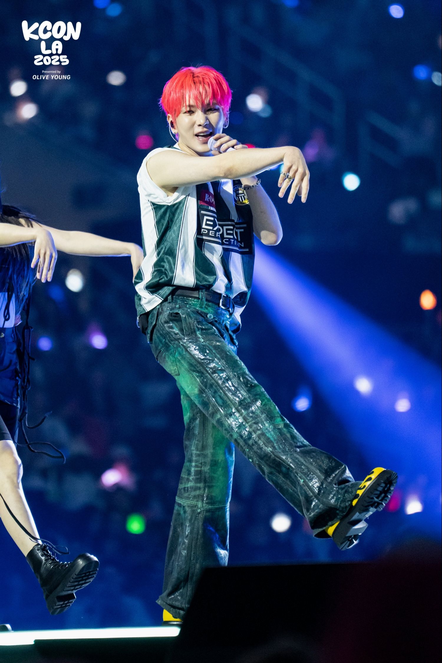 Behind-the-scenes cut of Key