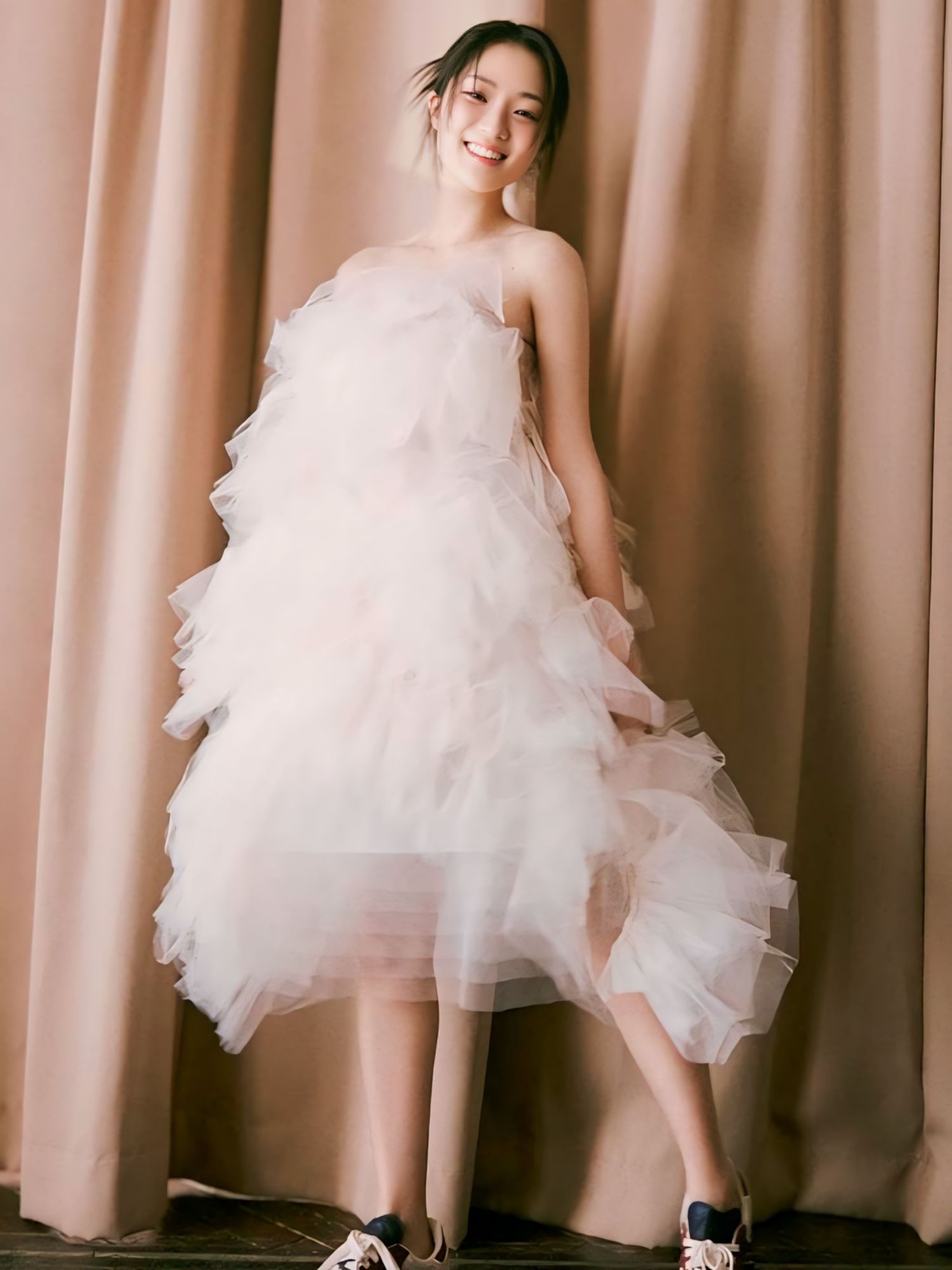 Behind-the-scenes cut of Kim Hyeyoon