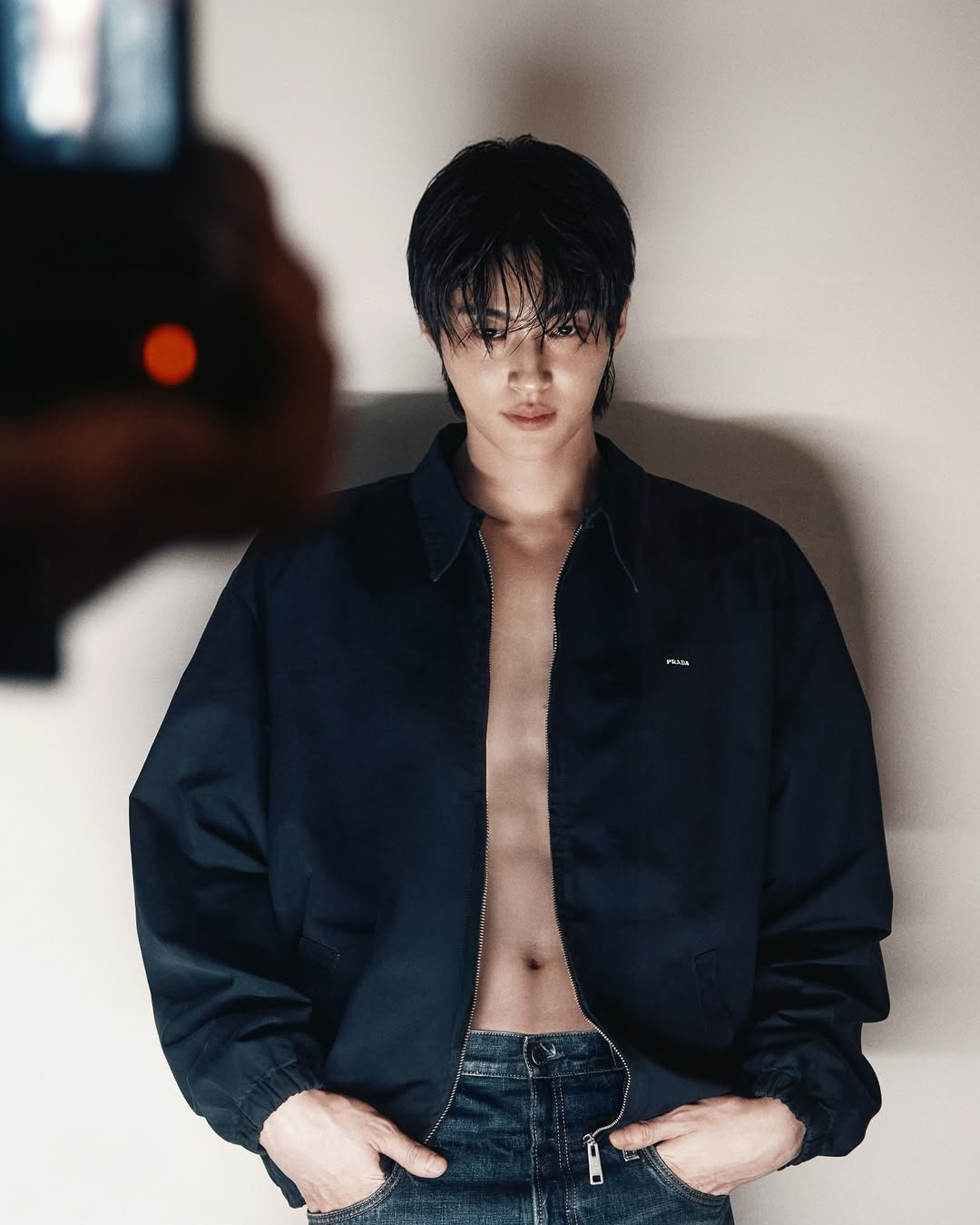 Behind-the-scenes cut of Byeon Wooseok
